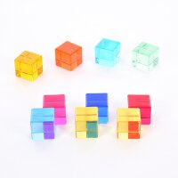 </p>Set di 10 cubi di pietre preziose acriliche solide in 10 colori diversi e un vassoio in legno a specchio. </p>