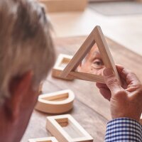 Ensemble de 24 formes g&eacute;om&eacute;triques en bois avec miroir int&eacute;gr&eacute;