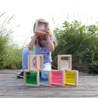Set mit 7 Quatrat-Formen aus Holz mit farbigen und transparenten Blenden