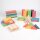</p>Contiene un totale di 54 grandi blocchi di legno lisci con design tradizionali e un mix di colori naturali e arcobaleno.</p>