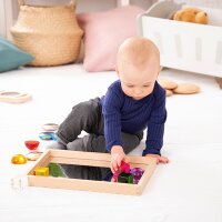 Kleine Holz-Tablettbox mit Spiegelboden