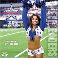 NFL - Dallas Cowboys Cheerleaders -Calendario da tavolo 2025