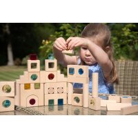 Coffret de 83 blocs de construction en bois et &eacute;l&eacute;ments en pierres pr&eacute;cieuses acryliques &ndash; y compris un plateau avec base miroir