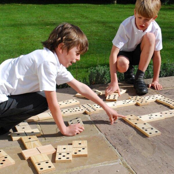 Set di 28 grandi domino in legno &ndash; Domino in legno di pino robusto per interni ed esterni