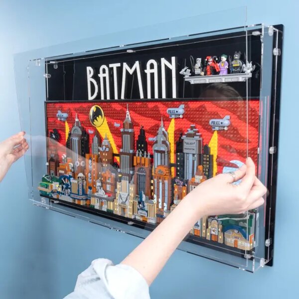 Pr&eacute;sentoir mural en acrylique pour LEGO&reg; 76271 Batman : la s&eacute;rie anim&eacute;e Gotham City