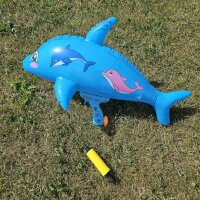 Pistolet &agrave; eau gonflable (Dauphin)