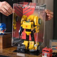 Pr&eacute;sentoir en acrylique pour LEGO&reg; 10338 Transformers: Bumblebee (avec image darri&egrave;re-plan et base noire)