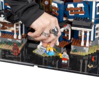 Acryl-Display Spezial Version f&uuml;r LEGO&reg; 11370 Stranger Things - The Creel House  (Mit Hintergrundbild & schwarzem Boden)