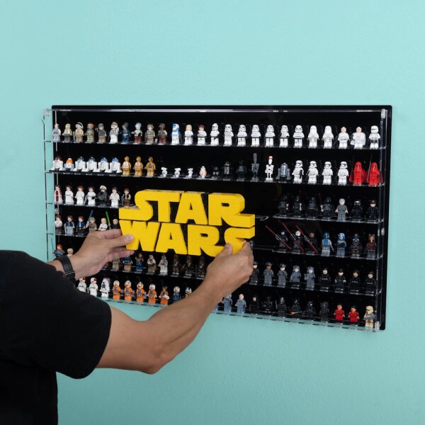 Display da parete in acrilico per 128 minifigure LEGO&reg; Star Wars e logo Star Wars 75407 (con sfondo nero)