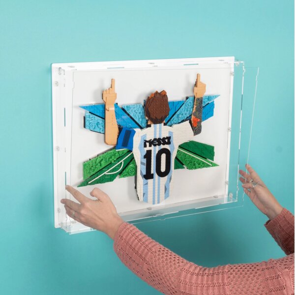 Acrylic wall display for LEGO&reg; 43018 Lionel Messi &ndash; Celebration (with white background)