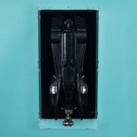 3-in-1 Display acrilico da tavolo & parete per LEGO&reg; 76355 Batman Returns Batmobile (con fondo nero)
