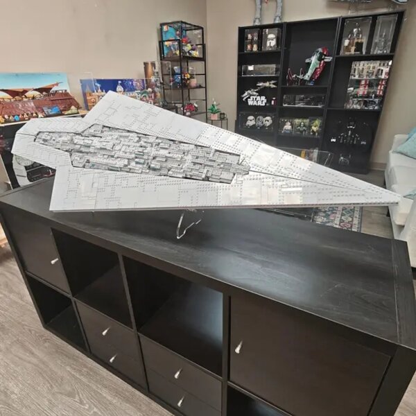 Supporto in acrilico per LEGO&reg; 75457 Star Wars - Super Star Destroyer Executor (Esposizione inclinata)
